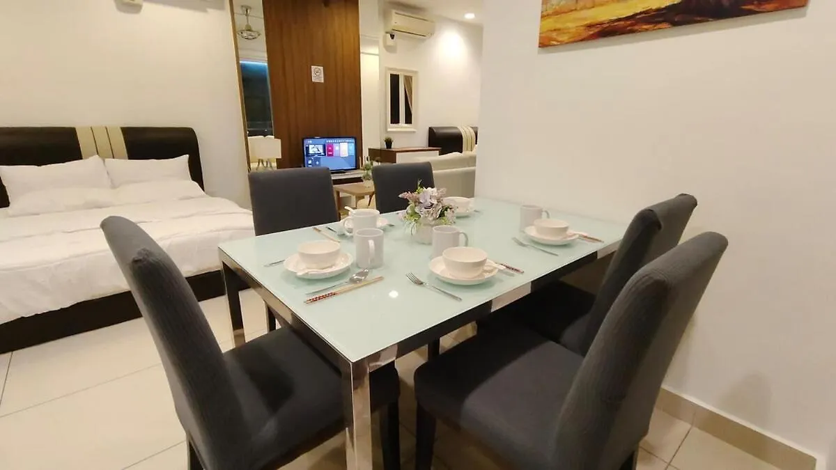 High-Rise Suite With View-Near Gurney & Gleneagles جورج تاون 0*,  ماليزيا